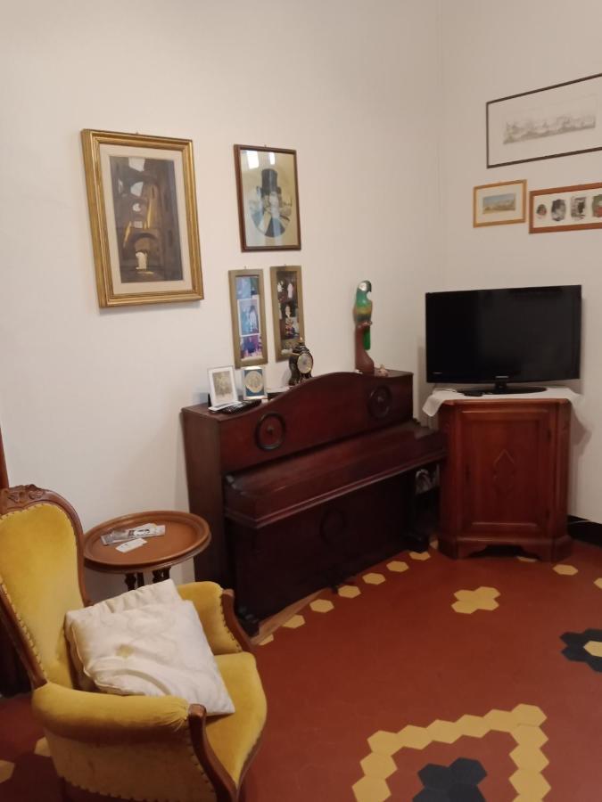 Casa Con Vista - Border House - Pontremoli Appartement Buitenkant foto