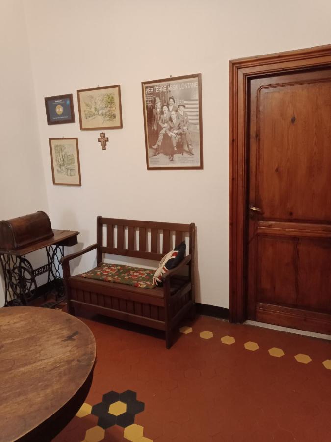 Casa Con Vista - Border House - Pontremoli Appartement Buitenkant foto